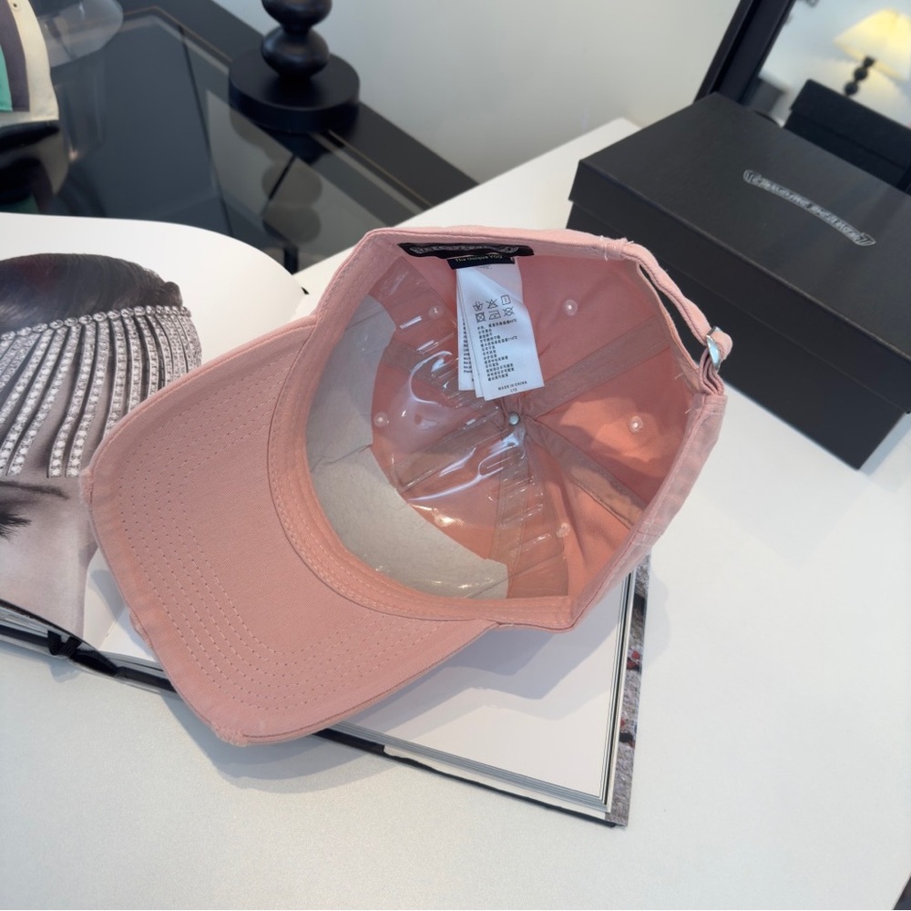 Chrome Heart Pink Gradient Beanie with a head circumference of 57cm - Picture 6 of 6